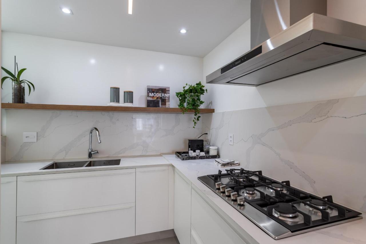 Apartment Agradavel Em Ipanema - 2 Completas - J303 Z2 *